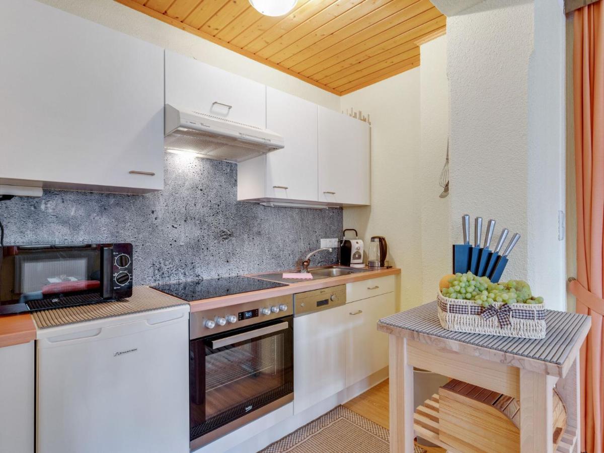 Lively Flat Near A Ski Resort In Fiss Exterior photo