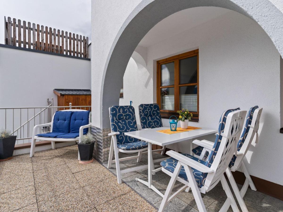 Lively Flat Near A Ski Resort In Fiss Exterior photo